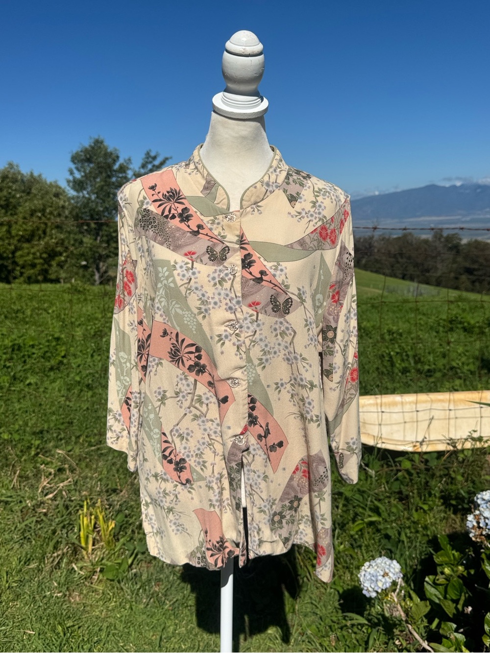 Y2K Asian inspired mandarin Collar Floral butterfly short sleeve blouse Xl